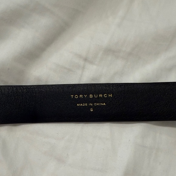 Tory Burch Black Leather Belt with Gold Double-T Emblem - Picture 2 of 3